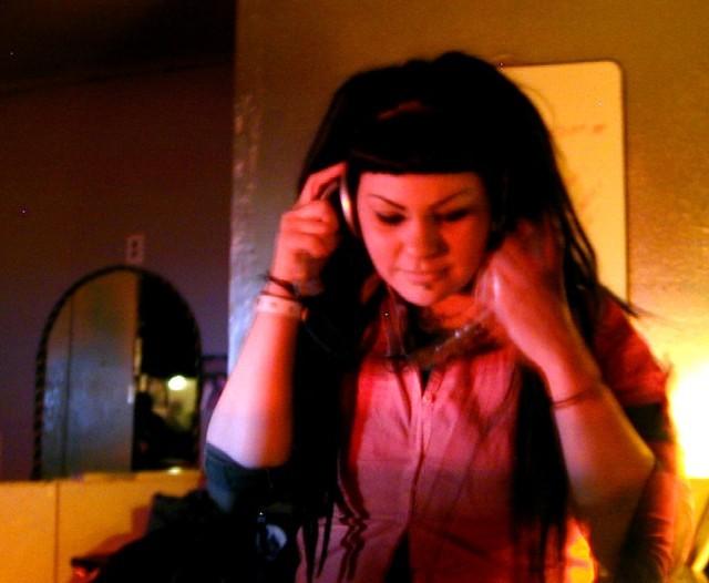 dj starrr headphoning