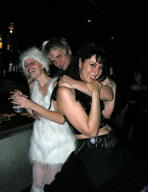 Sara, Brian, Djinnaya