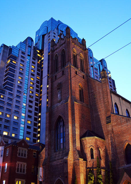 Architectural Juxtaposition in SF